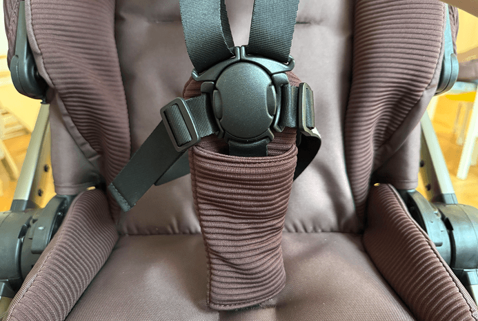 Close-up of Bababing Raffi 2.0 pushchair harness