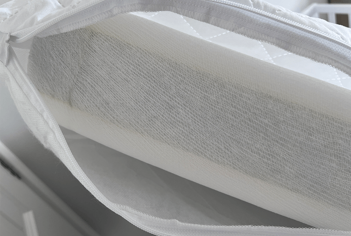 Zip on mattress cover of Ickle Bubba Hartley Classic Cot mattress Zip on mattress cover of Ickle Bubba Hartley Classic Cot mattress